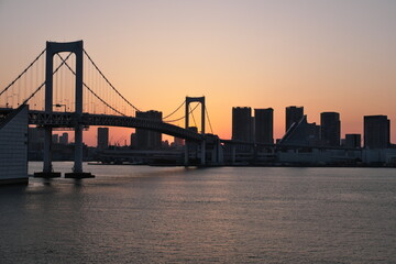 Fototapeta premium レインボーブリッジの夕焼け景色 Sunset view of Rainbow Bridge
