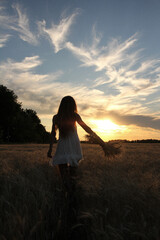 Fototapeta premium girl in the sunset