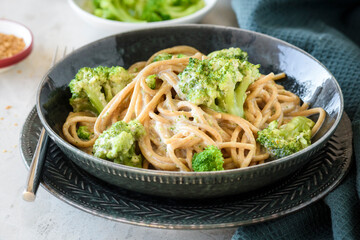 Creamy broccoli pasta 