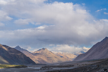 scenery of majestic mountains and cloudy sky at ladkah, India