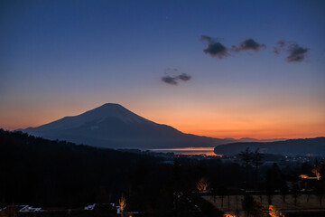 山中湖から臨む富士山