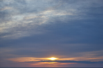 Naklejka na ściany i meble フェリー上から見た太平洋の朝日 