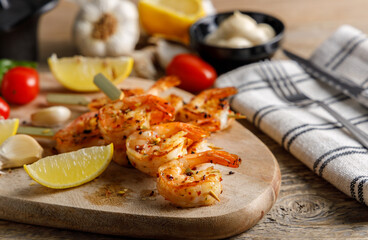 Shrimps prepared with garlic.
