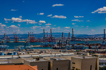 Obraz premium Portor cranes in the port