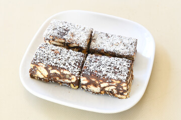 Close-up of homemade mug cakes with protein topping. Tek kisilik, adet yas pasta. Red velvet, Profiterol, meyveli, krokanli, frambuazli,  cikolatali yas pasta. Dogum gunu pastasi. Cilekli, frambuazli.