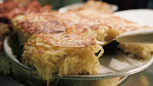 Crispy golden breakfast hashbrowns 