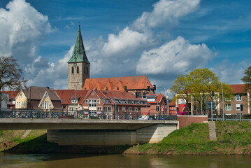 Haselünne im Emsland 
Blick auf die St.-Vincentius-Kirche