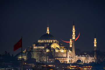 Fototapeta na wymiar Crescent moon sunset with Suleymaniye Mosque (Ottoman imperial mosque). View from Üsküdar in Istanbul. Turkish Century 2023