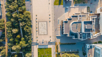 Obraz na płótnie Canvas Russia, Izhevsk. Central square. Flight over the city center, Aerial View, HEAD OVER SHOT