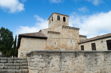 Fototapeta na wymiar Iglesia de Santa María en Wamba