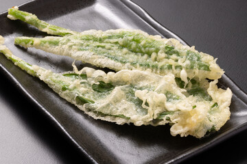 行者にんにくの天ぷら