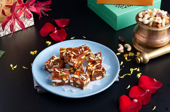 Anjeer barfi is a traditional Indian burfi variety made with dried figs and nuts