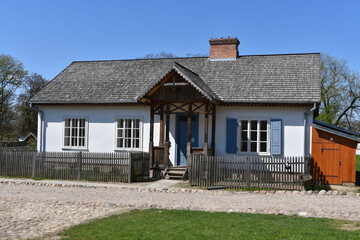 Fototapeta na wymiar Skansen w Lublinie, stare budownictwo, domy, drewniane, etnograficzne