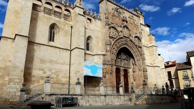Santa Maria la Real Church facade on sunny day, Aranda de Duero. Gimbal, tilt down
