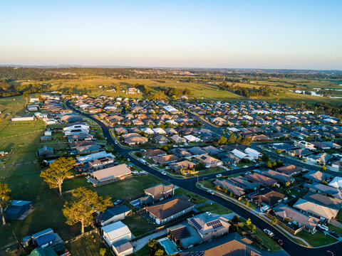 Cockatoo ridge road at edge of residential area in Aberglasslyn New South Wales