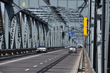Most drogowy na rzece Wisła w Toruniu, konstrukcja łukowa, przęsła stalowe, 