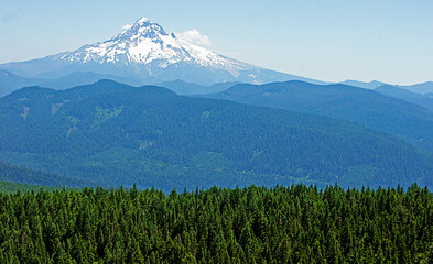 Mount Rainier volcano near Seattle in Washington state, USA