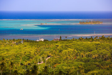 Fototapeta na wymiar Panoramic view of San Andres island and the sea of the seven color, Colombia