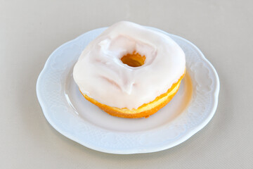 Donuts photoshoot. Food photography and editing. Cilekli, muzlu, Cikolatali donut.