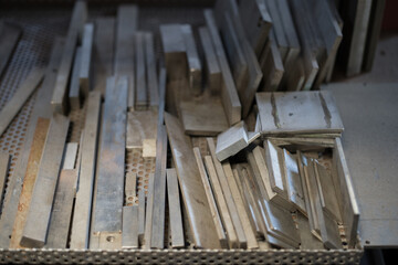 Material shelves for stainless steel, iron, and aluminum
