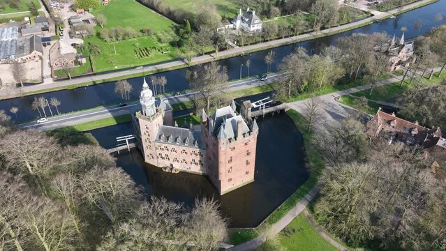 Nyenrode Castle: country house with a castle appearance