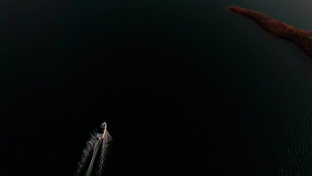 bote in guatape's dam