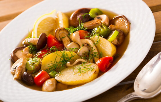 Mushroom hoosh boiled with honey fungus, lemon and vegetables