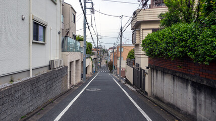 谷を越える道路