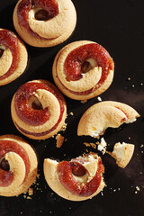 Shortbread cookies with jam