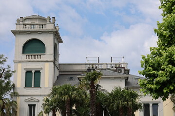 Blick auf die Altstadt von Sirmione am Gardasee	