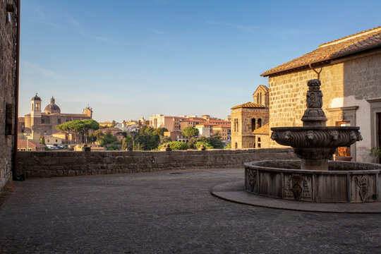 Italy, Lazio, Viterbo, Terrace fountain of Palazzo dei Papi