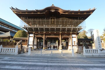 成田山新勝寺の門