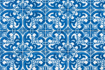 Painel de azulejos antigos em tons de azul