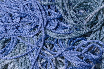 Tapeta wzór struktura w odcieniach szarości i błękitu ze splątanych ze sobą sznurków, widok...