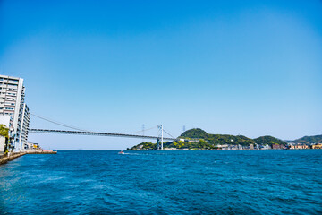 本州と九州を隔てる綺麗な海の関門海峡