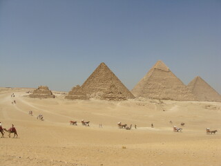 pyramids of cairo