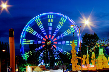 Ferris Wheel moving at night