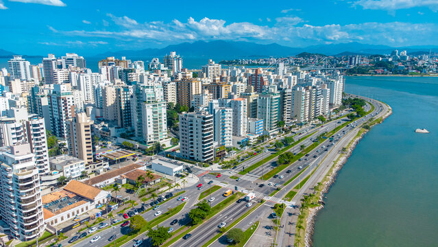 Beira Mar Ilha Cidade Centro Floripa Florian&oacute;polis Santa Catarina Ba&iacute;a Norte Estrada Rua Barcos Pontes Viagem Viajar Ver&atilde;o Turismo Trapiche Herc&iacute;lio Luz Carros Catarinense Drone Paisagem Manezinho