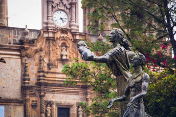 Monumento reloj 