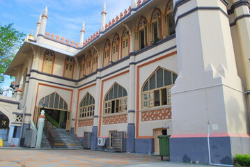 Fototapeta na wymiar The side entrance of the landmark building of Sultan Mosque at Kampong Glam Singapore in landscape