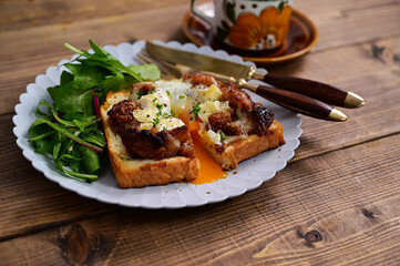 唐揚げチーズたまごトースト