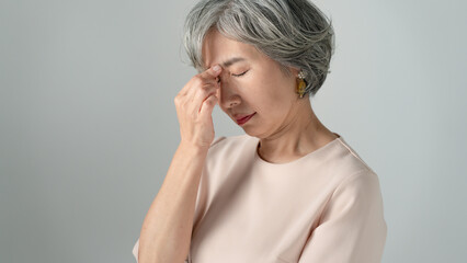 ミドル女性　ストレス　疲れ