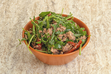 Salad with tuna and rucola