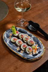 Sushi roll with salmon and tuna