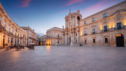 Fototapeta na wymiar Syracuse, Sicily, Italy. Cityscape image of historical centre of Syracuse, Sicily, Italy with old square and Syracuse Cathedral at sunrise.