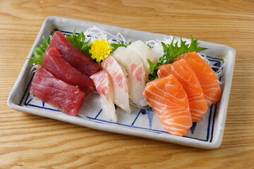 刺身盛合わせ