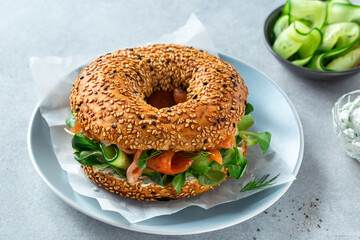 bagel sandwich with smoked salmon