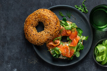 smoked salmon bagel sandwich