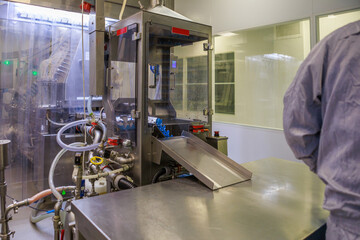 Eggs in automatic harvester system for vaccine producing.