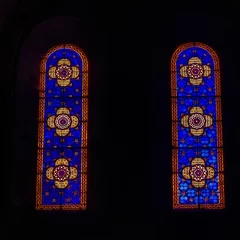 Foto op Plexiglas Glas in lood vitrail église 